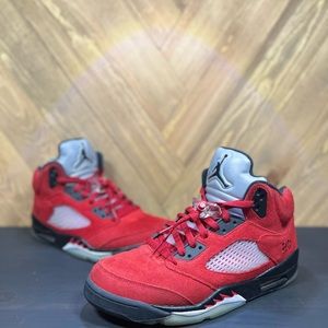 AIR JORDAN RETRO 5 "RAGING BULLS"